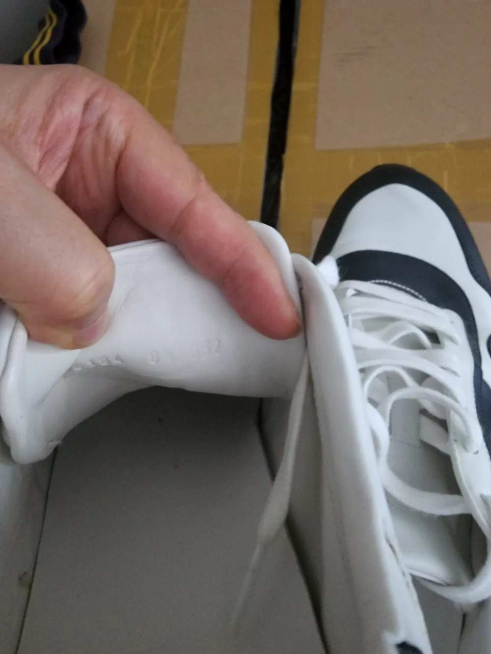 Gucci White and Black Leather Logo Sneakers